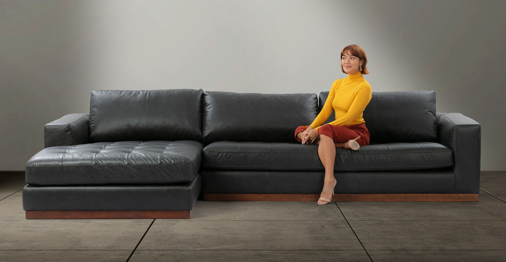 Ebony Leather Domus 148 5-pc U-Shape Sofa Sectional